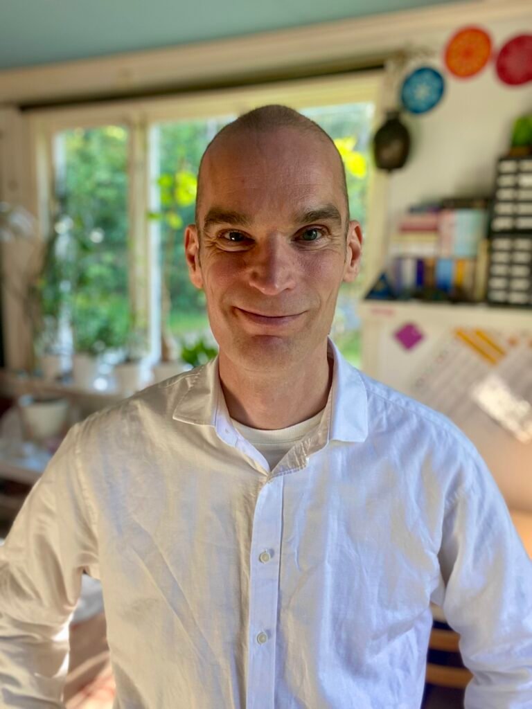 Mervin Wilk, certified Emotions & Metaphysical Kinesiologist and Eurythmy Therapist. Founder of Heart of Mervin. Located in Sweden.