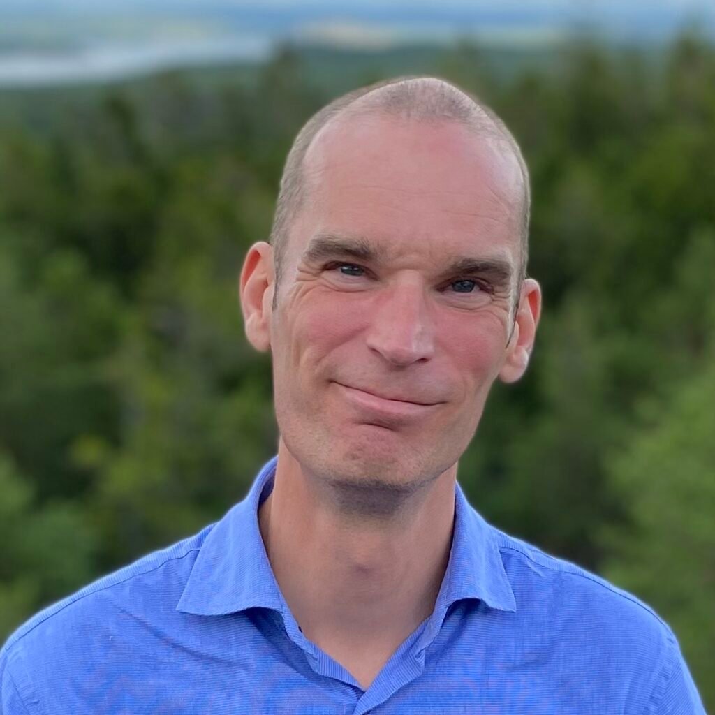 Mervin Wilk, certified Emotions & Metaphysical Kinesiologist and Eurythmy Therapist. Founder of Heart of Mervin. Located in Sweden.